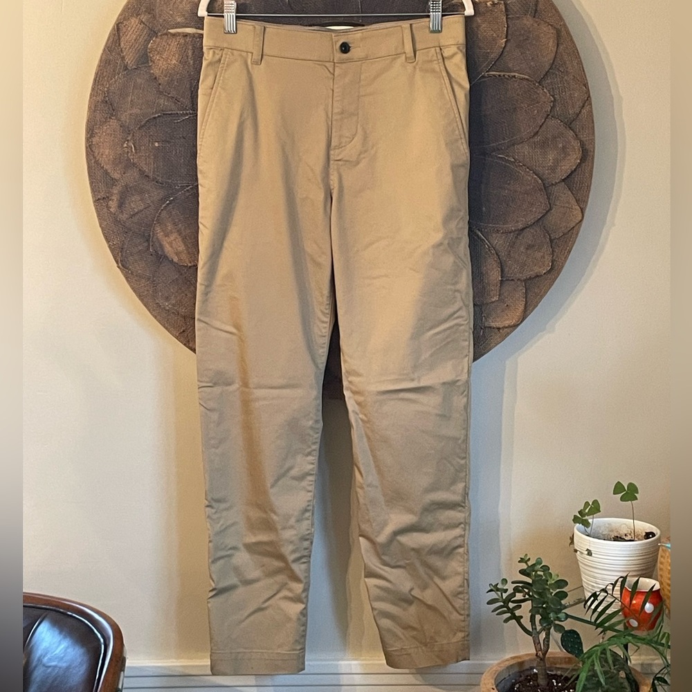 Nike Men’s Standard Fit Dri-Fit Chino Pants